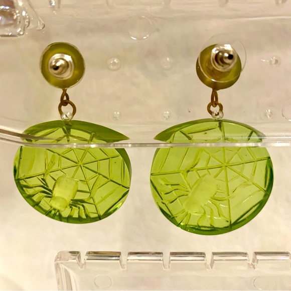 Rare Corday Spider Web Halloween Clear Green Lucite Pierced Post Earrings NWOT - Picture 3 of 15